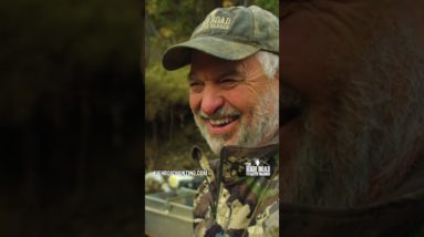 Panning for GOLD in Alaska - Keith Warren Tries out Gold Panning!